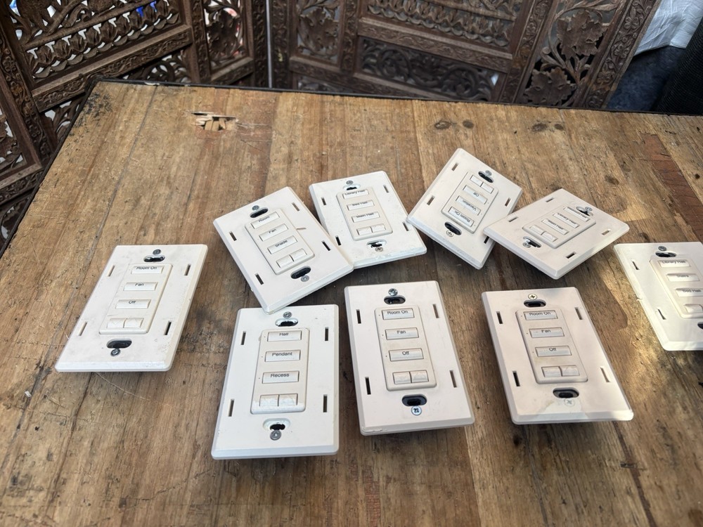 Lutron At-Nb-None Q26SM 3 Button +L/R Keypad Lot Of 9Units