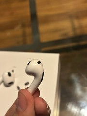 🎵Apple 3rd Generation with MagSafe Charging Case White Earbud Bluetooth🎵