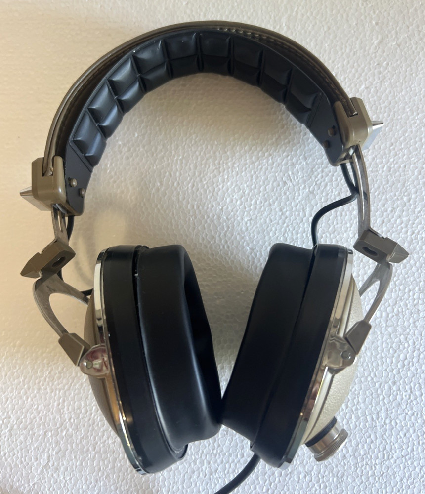 Vintage Koss PRO4AAA Professional Headphones Wired 1970 Working Great Condition