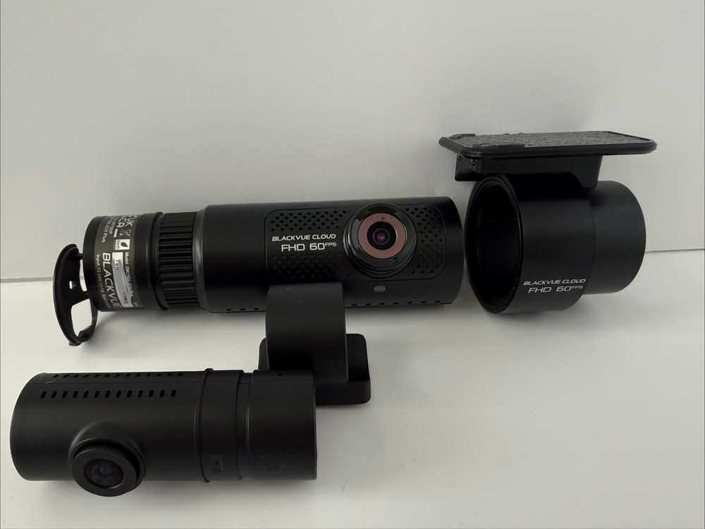 BlackVue DR750X-2CH Plus 32GB Front and Rear Dashcams and Mount NO CABLES