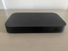 Philips Hue Play HDMI Sync Box w/ Replacement Adapter 555227 4K Ultra HD Black