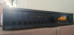 QED T237 high quality British FM radio tuner good working order