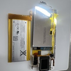 Apple iPod Nano 5th Generation Replacement LCD Screen- and replacement battery