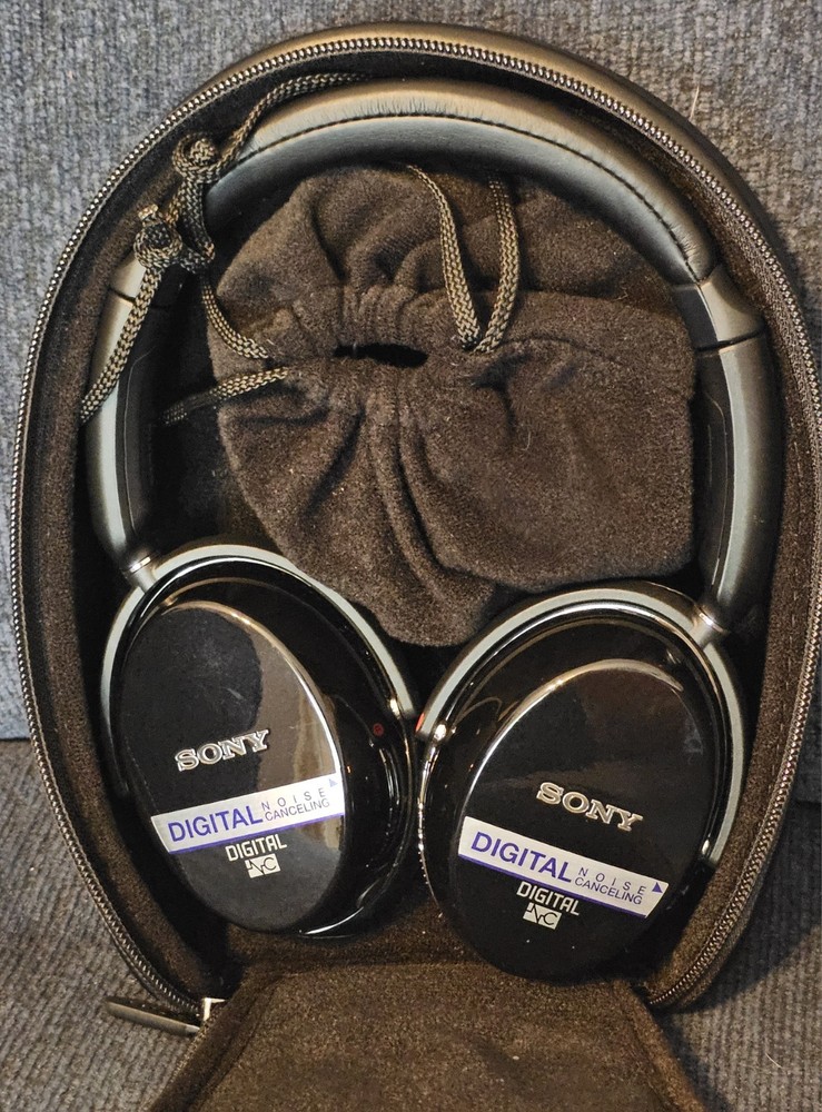 Sony Digital NC Noise Canceling Headphones With Accessories & Case
