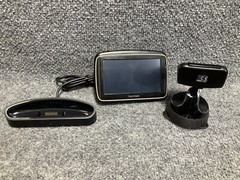 TomTom GO 740 Live GPS Navigator 4.3 Touchscreen Traffic Used