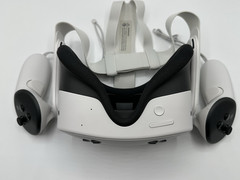 Meta Quest 3S 128GB VR Headset + Controllers – Excellent Condition–Batman Bundle