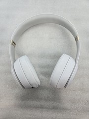 Beats Solo 4 Bluetooth On-Ear Headphones White/Gold Fast Free Shipping a