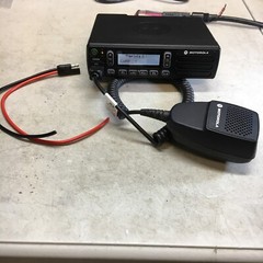 Motorola CM300D AAM01QPH9JA1AN UHF 403-470 MHz 99ch 40 Watt Digital mobile radio
