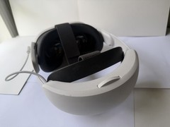 Meta Quest 3 VR Headset 128GB w/ Controllers & Pro Strap – Excellent