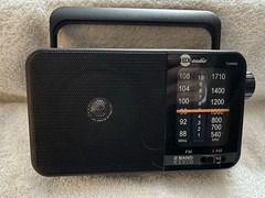 HDi Home Portable AM/FM Radio, Battery Operated, or AC Power M# HDi-2600BK