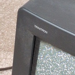 SONY TRINITRON KV-10FMV20 10″ CRT Retro Gaming Television TV Mega Bass + REMOTE