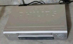 PHILIPS VR130 4 HEAD VHS VIDEO RECORDER WITH REMOTE CONTROL