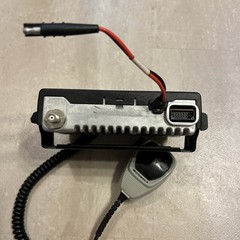 Motorola AAM50RNC9AA1AN Radius CM200 Mobile Radio UHF 438-470 MHz Powers On