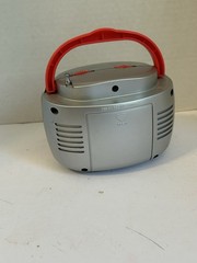 Vintage Mini Portable AM/FM Battery Operated Radio•Super Cute•6 Inches•WORKS