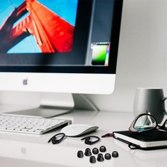High-Quality Silicone Eartips Compatible with Powerbeats Pro – 4 Sizes Available