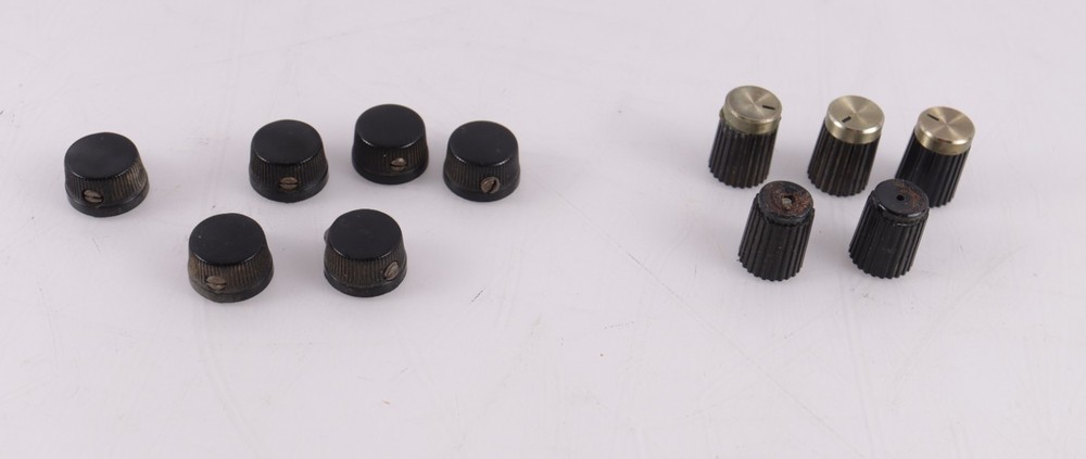 Lot of Scott & Other Mfg Small Control Knobs Tube Amp Receiver Pre Etc
