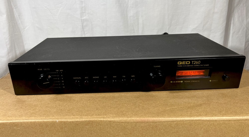 QED T260 THREE WAVEBAND STEREO FM TUNER WITH BOX Audiophile VTG
