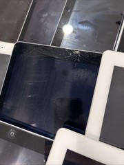 Mixed Lot of 16 Apple IPAD Ipads Various Models As Is For Parts SEE PICS READ