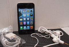 Apple iPod Touch 4th Generation 32GB – Black 1100+ Hip Hop RAP