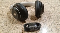 Beats by Dr. Dre Studio Pro Wireless Bluetooth Over-Ear headphones Gold/Black