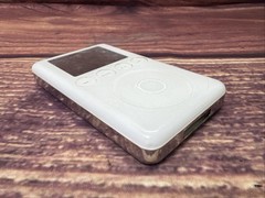 Apple iPod Classic 3rd Generation White 15GB A1040 Parts Only (No Power) As Is