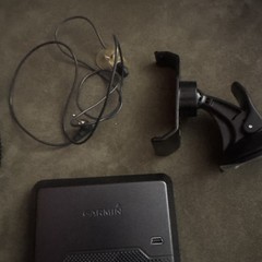 Garmin Nuvi 275 Automotive In-Dash GPS Navigation System Bundle