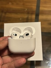 🎵Apple 3rd Generation with MagSafe Charging Case White Earbud Bluetooth🎵
