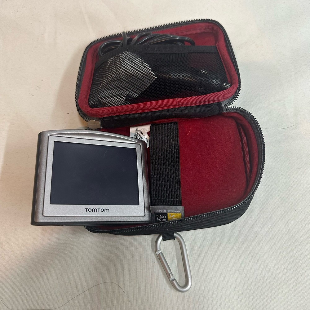 TomTom ONE 3rd Edition BUNDLE Satellite Maps Navi Handheld With Case And Charger