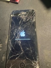 Apple iPod Touch 6th Generation Space Gray 16GB BROKEN SEE DESCRIPTION