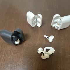 Wireless Bluetooth In-Ear Earbuds Lot of 3 Charging Cases White Black