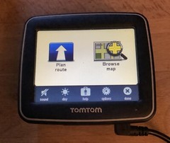 TomTom EASE United States And Canada Edition Car Mount GPS Bundle