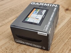 Garmin DriveSmart 51 North America LMT-S 5″ GPS Navigator Bundle New Open Box