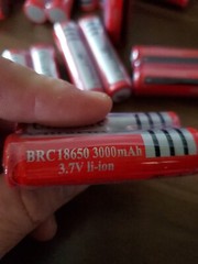 50 Ultrafire BRC 3000 Mah 3.7 Volt Lithium Ion Batterys & 25 Chargers