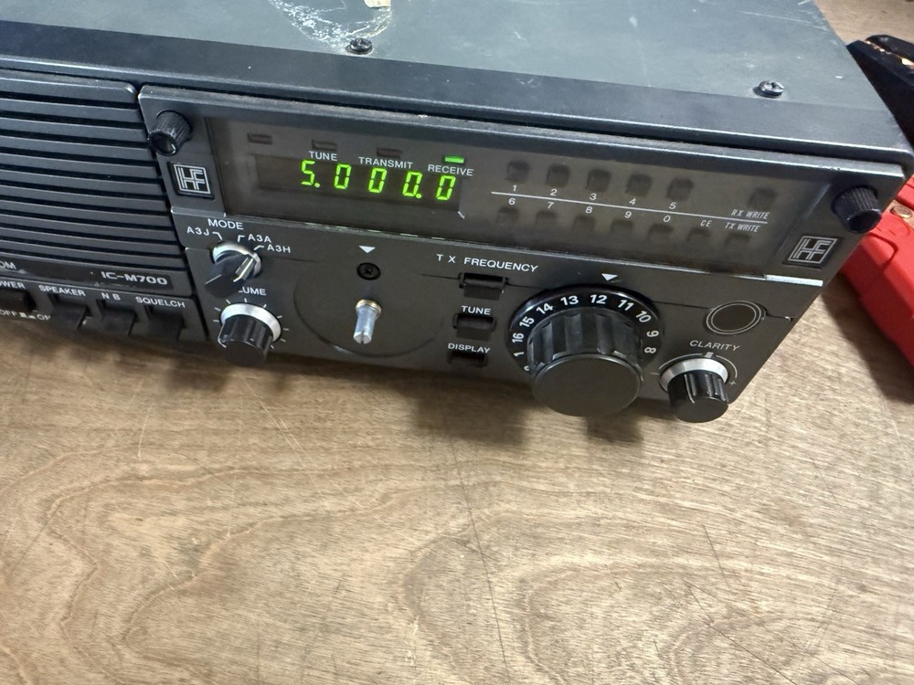 Icom IC-M700 HF Marine SSB Transceiver w Mic VTG Tested Made in Japan Works