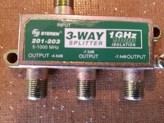 3-Way Coax Splitter Steren 201-203 1GHz 90 dB Isolation – QUANTITY OF 8