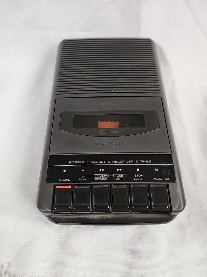 Realistic CTR-73 AC or Battery Cassette Tape Player Recorder 14-1053A WORKING