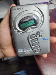 SONY Walkman WM-FX271 Portable Cassette Player AM/FM (Radio Works) With Case