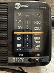 HDi Home Portable AM/FM Radio, Battery Operated, or AC Power M# HDi-2600BK