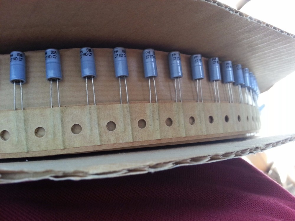 NOS PHILIPS BC 47UF 35V 036 HI END LOW LEAKAGE CAPACITORS FOR AUDIO! 100pcs!