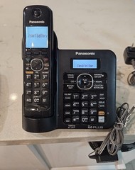 Panasonic KX-TG6641 Cordless Phone System Answering Machine 2 Handsets DECT 6.0+