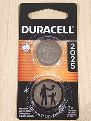 2 pc DURACELL CR2025 lithium 3v battery key fobs etc (EXPIRATION DATE 12/2033)