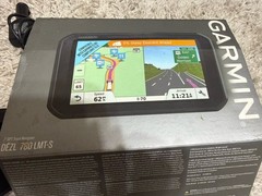 Garmin dezlCam 785 LMT-S 7″ Truck GPS Navigator Built-In Dash Cam Dezl