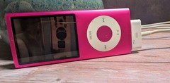 Apple iPod Nano 4th Generation A1285 8GB Pink USB Bundled Charging Cable Cradle