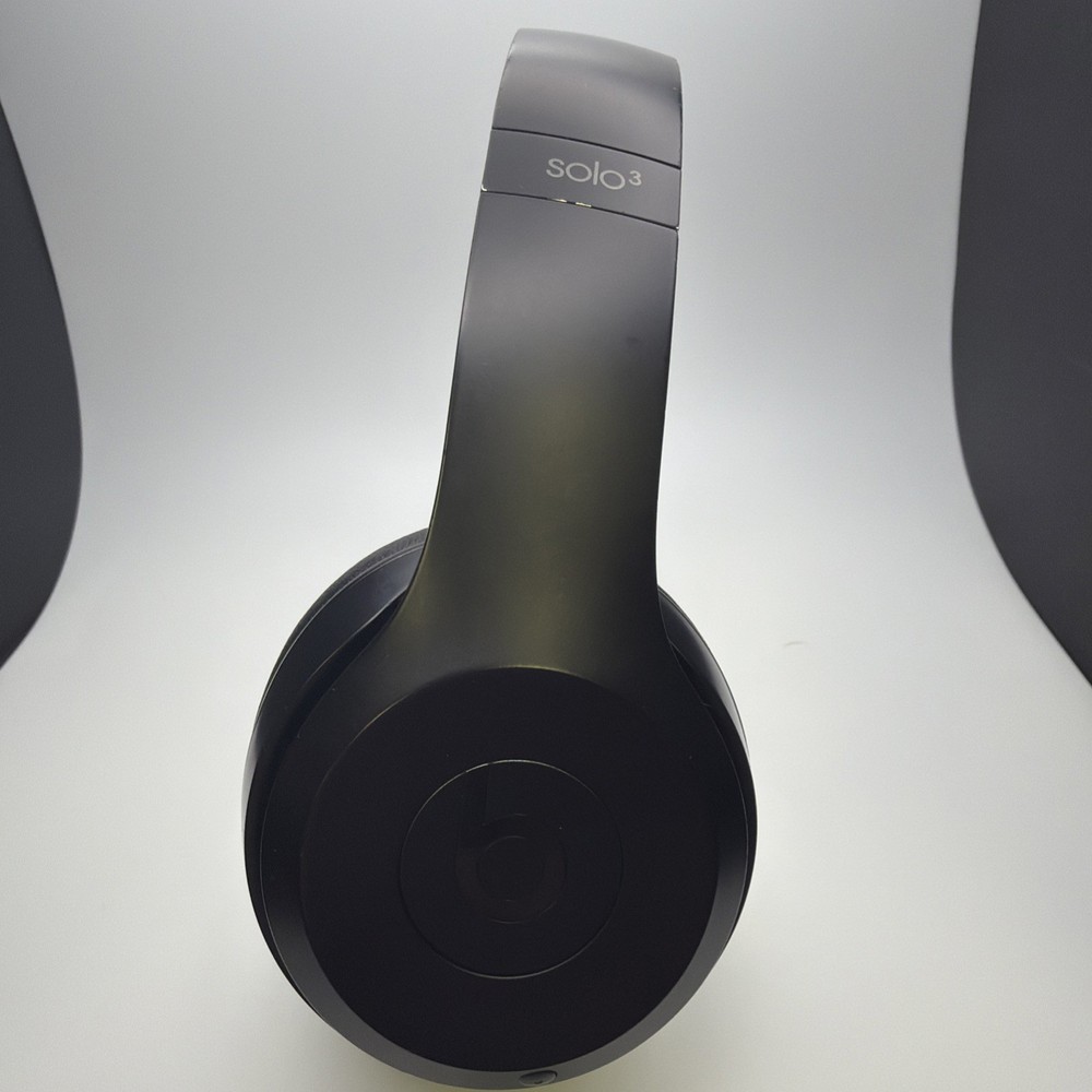 Beats by Dr. Dre Beats Solo3 Wireless On-Ear Headphones – Black