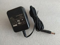 Lot of 23 AC/DC Adaptor INPUT:100-240V 50-60Hz 0.2A OUTPUT:6VDC 1A 5mm plug tip