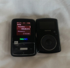 SanDisk Sansa Zip Black 4GB MP3 Player- Power button not working – Both AS IS