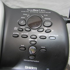Uniden Cordless Phone Lot 4 Handsets Bases Answering Machine DECT 6.0 DCT648