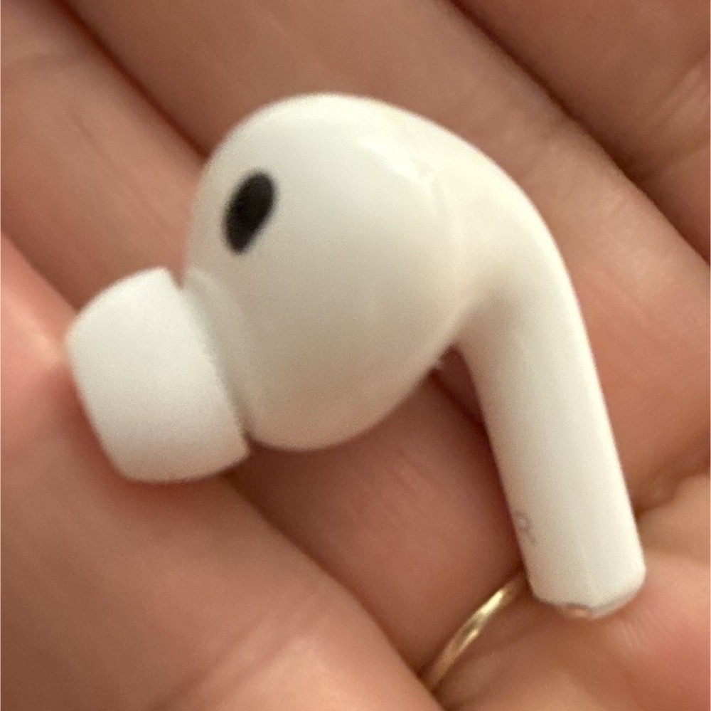 White In-Ear Earbud (In Ear) Headphone, Single Earpiece, In-Ear Only