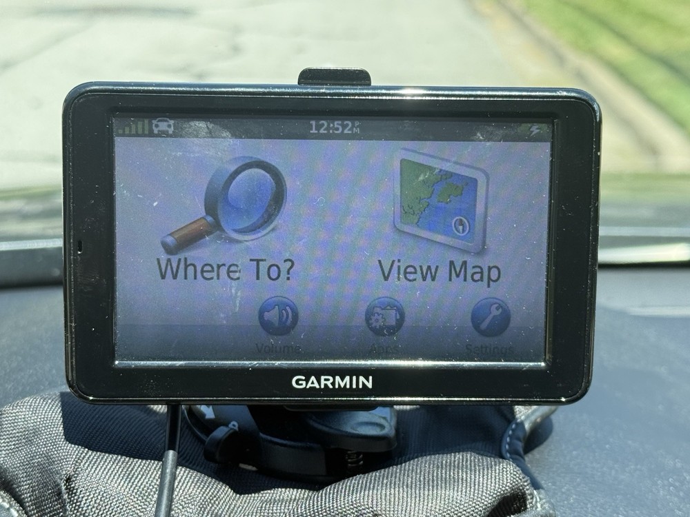 Garmin Nuvi 2555LMT GPS Vehicle Navigation System Driving Maps Tested Working
