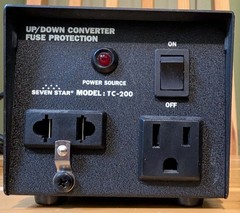 Step Up/Down Voltage Converter 200-Watt AC 110V to 220V/240V excellent condition
